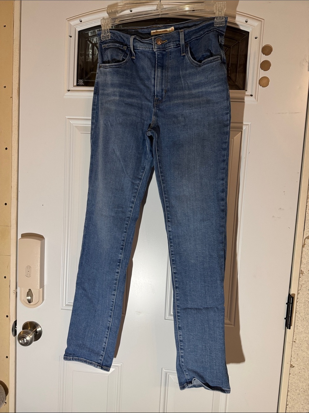 Classic high rise straight Jeans in Medium Blue